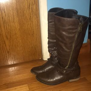 Brown boots